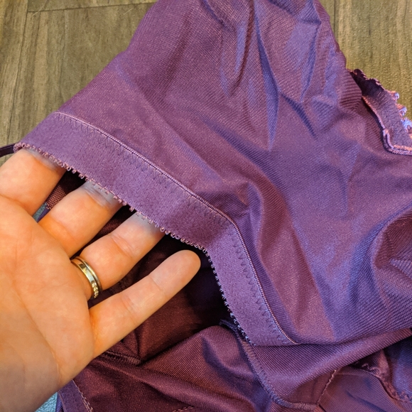 Ruby ribbon light support Cami - Picture 4 of 5